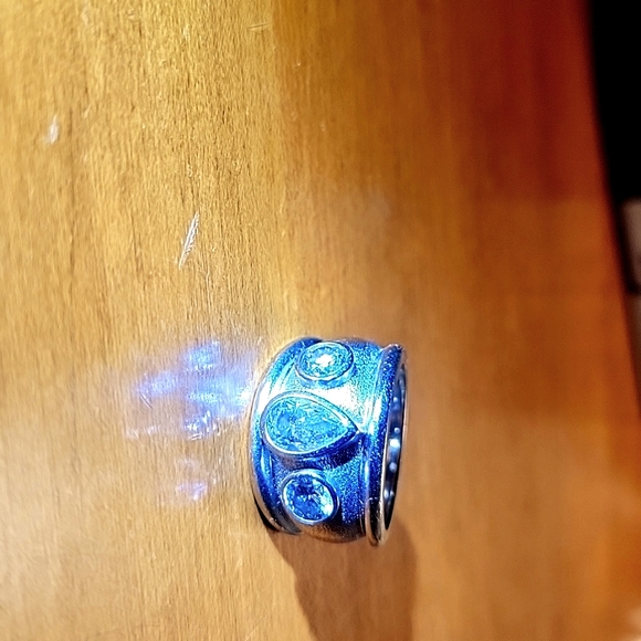 Ladies Diamond Ring Size 6.5 - Picture 6 of 6